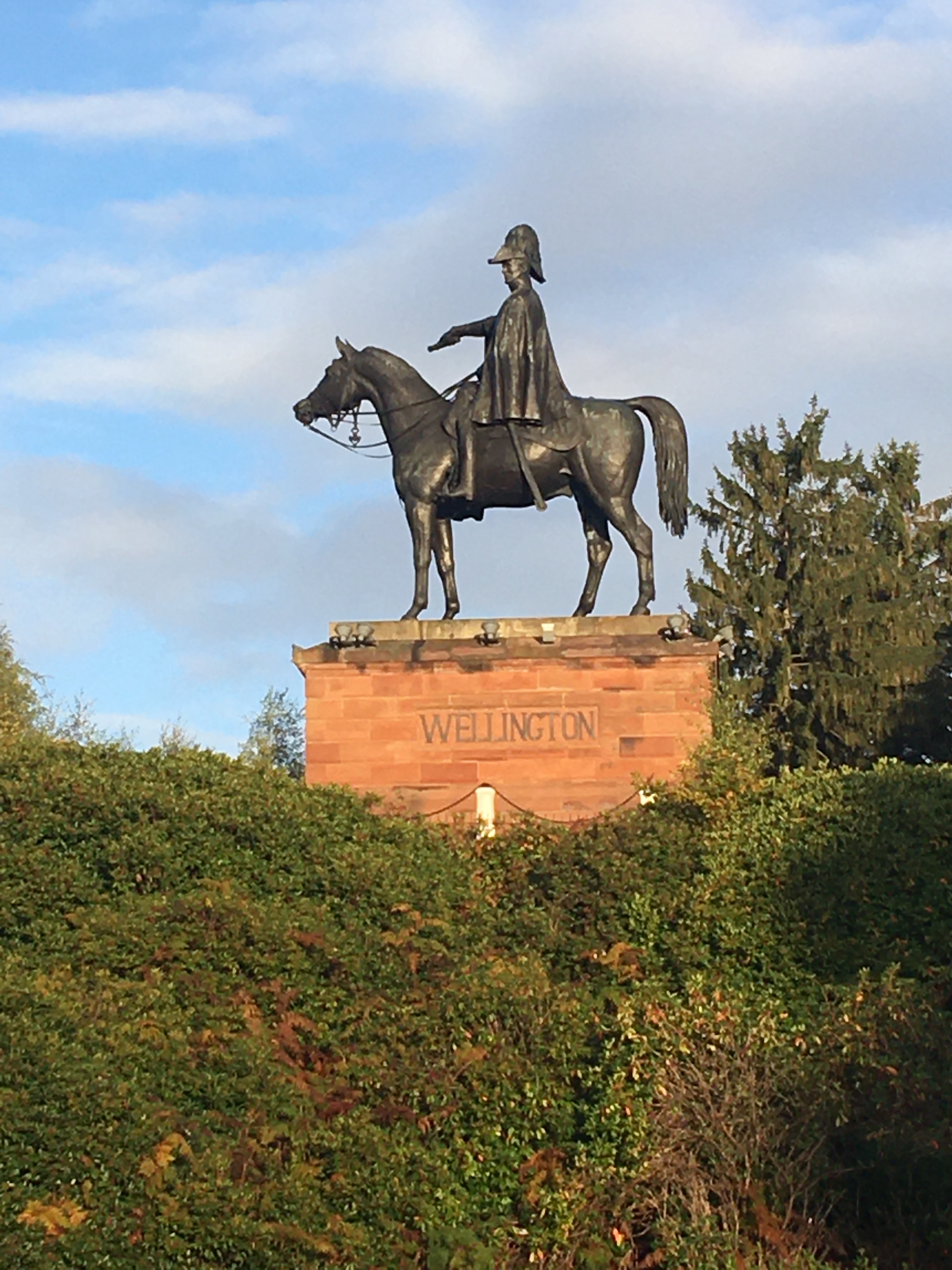 Photo of the statue of the Duke of Wellington at Wellesley Woodlands